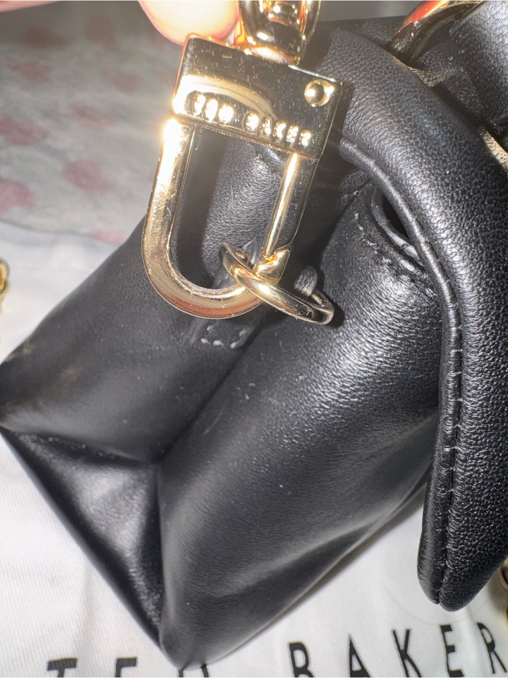 Ted Baker Black Leather Poppy Rose Crossbody Bag with Gold Chain - Picture 7 of 8